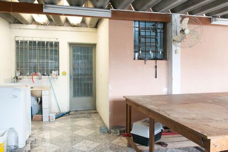 Casa à venda com 250m², 2 quartos e 4 vagas Casa à venda com 250m², 2 quartos e 4 vagasÁrea de Serviço