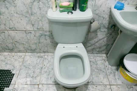 Casa à venda com 250m², 2 quartos e 4 vagas Casa à venda com 250m², 2 quartos e 4 vagasDetalhe banheiro