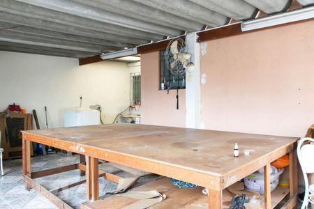 Casa à venda com 250m², 2 quartos e 4 vagas Casa à venda com 250m², 2 quartos e 4 vagasÁrea de Serviço