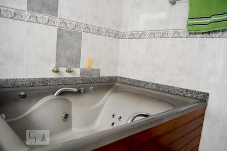 Apartamento à venda com 290m², 4 quartos e 5 vagas Apartamento à venda com 290m², 4 quartos e 5 vagasBanheiro suíte master