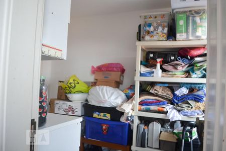 Apartamento à venda com 290m², 4 quartos e 5 vagas Apartamento à venda com 290m², 4 quartos e 5 vagasQuarto de Serviço