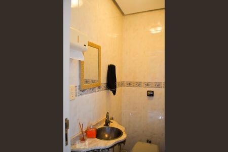 Apartamento à venda com 290m², 4 quartos e 5 vagas Apartamento à venda com 290m², 4 quartos e 5 vagasLavabo