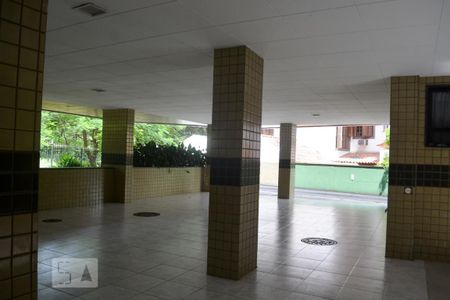 Apartamento à venda com 290m², 4 quartos e 5 vagas Apartamento à venda com 290m², 4 quartos e 5 vagasSalão de festas