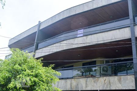 Apartamento à venda com 290m², 4 quartos e 5 vagas Apartamento à venda com 290m², 4 quartos e 5 vagasFachada do prédio