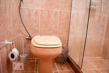 Apartamento à venda com 290m², 4 quartos e 5 vagas Apartamento à venda com 290m², 4 quartos e 5 vagasQuarto 2 - Banheiro