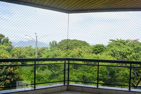 Apartamento à venda com 290m², 4 quartos e 5 vagas Apartamento à venda com 290m², 4 quartos e 5 vagasVaranda