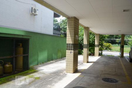 Apartamento à venda com 290m², 4 quartos e 5 vagas Apartamento à venda com 290m², 4 quartos e 5 vagasGaragem