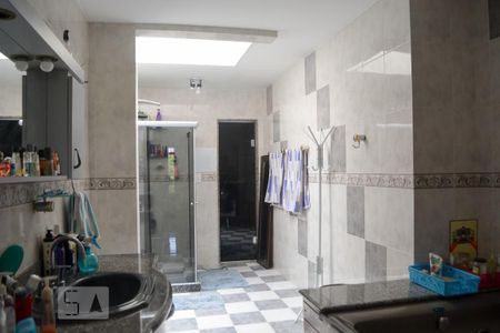 Apartamento à venda com 290m², 4 quartos e 5 vagas Apartamento à venda com 290m², 4 quartos e 5 vagasBanheiro suíte master