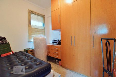 Apartamento à venda com 271m², 4 quartos e 5 vagas Apartamento à venda com 271m², 4 quartos e 5 vagasQuarto de Serviço