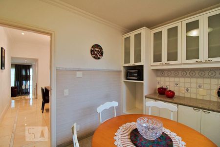 Apartamento à venda com 271m², 4 quartos e 5 vagas Apartamento à venda com 271m², 4 quartos e 5 vagasCopa