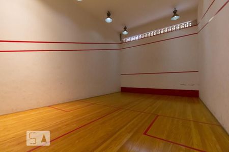 Apartamento à venda com 271m², 4 quartos e 5 vagas Apartamento à venda com 271m², 4 quartos e 5 vagasQuadra