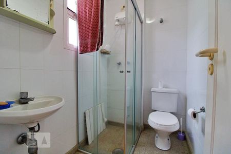 Apartamento à venda com 271m², 4 quartos e 5 vagas Apartamento à venda com 271m², 4 quartos e 5 vagasBanheiro de Serviço