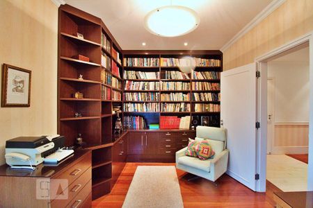 Apartamento à venda com 271m², 4 quartos e 5 vagas Apartamento à venda com 271m², 4 quartos e 5 vagasQuarto 4 /Escritório