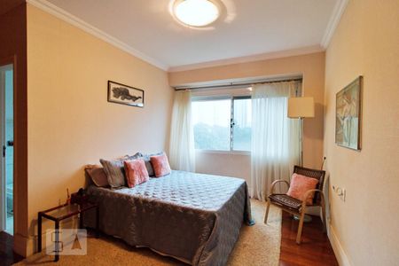 Apartamento à venda com 271m², 4 quartos e 5 vagas Apartamento à venda com 271m², 4 quartos e 5 vagasSuíte 2