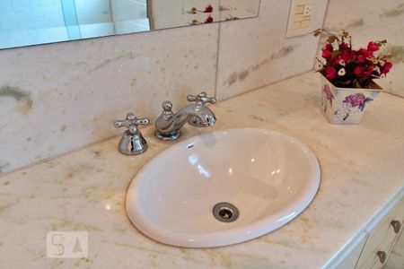 Apartamento à venda com 271m², 4 quartos e 5 vagas Apartamento à venda com 271m², 4 quartos e 5 vagasBanheiro da Suíte 3