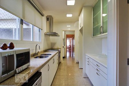 Apartamento à venda com 271m², 4 quartos e 5 vagas Apartamento à venda com 271m², 4 quartos e 5 vagasCozinha