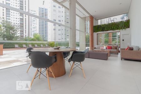 Apartamento à venda com 271m², 4 quartos e 5 vagas Apartamento à venda com 271m², 4 quartos e 5 vagasÁrea comum - Salão de festas