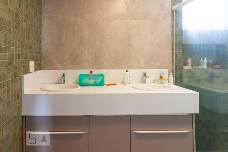 Apartamento à venda com 171m², 3 quartos e 3 vagas Apartamento à venda com 171m², 3 quartos e 3 vagasBanheiro da Suíte 2