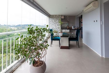 Apartamento à venda com 171m², 3 quartos e 3 vagas Apartamento à venda com 171m², 3 quartos e 3 vagasVaranda da Sala