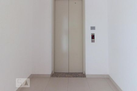 Apartamento à venda com 171m², 3 quartos e 3 vagas Apartamento à venda com 171m², 3 quartos e 3 vagasHall