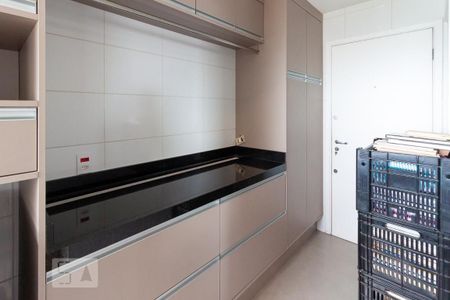 Apartamento à venda com 171m², 3 quartos e 3 vagas Apartamento à venda com 171m², 3 quartos e 3 vagasÁrea de serviço