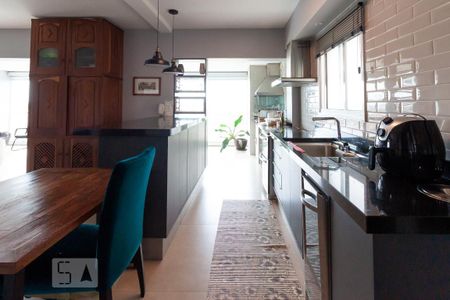 Apartamento à venda com 171m², 3 quartos e 3 vagas Apartamento à venda com 171m², 3 quartos e 3 vagasCozinha