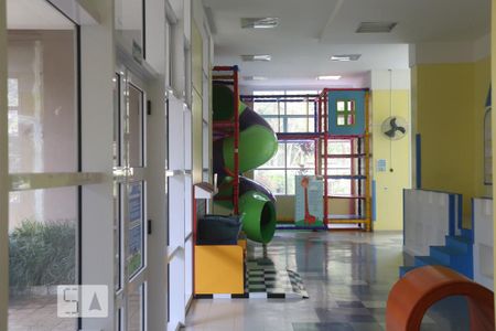 Apartamento à venda com 171m², 3 quartos e 3 vagas Apartamento à venda com 171m², 3 quartos e 3 vagasBrinquedoteca