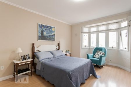 Casa à venda com 249m², 3 quartos e 2 vagas Casa à venda com 249m², 3 quartos e 2 vagasSuíte