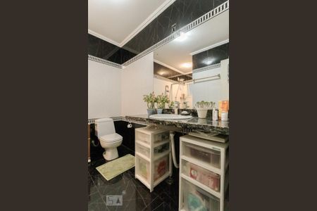 Casa à venda com 249m², 3 quartos e 2 vagas Casa à venda com 249m², 3 quartos e 2 vagasBanheiro da Suíte