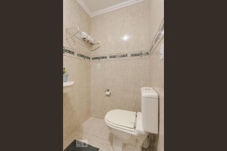 Casa à venda com 249m², 3 quartos e 2 vagas Casa à venda com 249m², 3 quartos e 2 vagasBanheiro Social