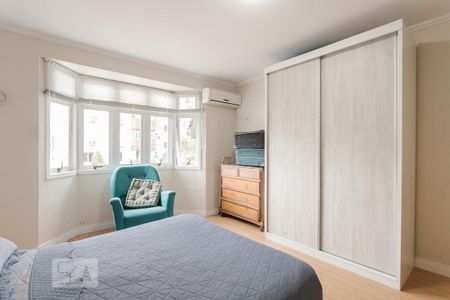 Casa à venda com 249m², 3 quartos e 2 vagas Casa à venda com 249m², 3 quartos e 2 vagasSuíte