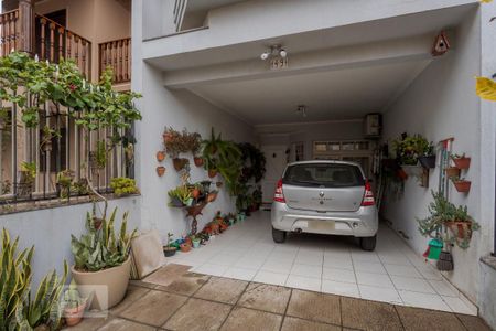 Casa à venda com 249m², 3 quartos e 2 vagas Casa à venda com 249m², 3 quartos e 2 vagasPátio