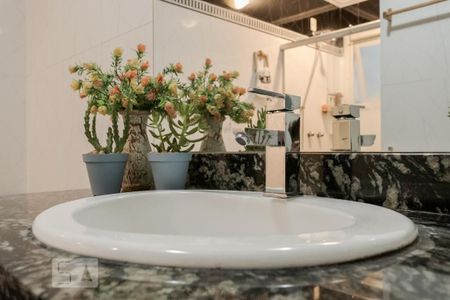 Casa à venda com 249m², 3 quartos e 2 vagas Casa à venda com 249m², 3 quartos e 2 vagasBanheiro da Suíte