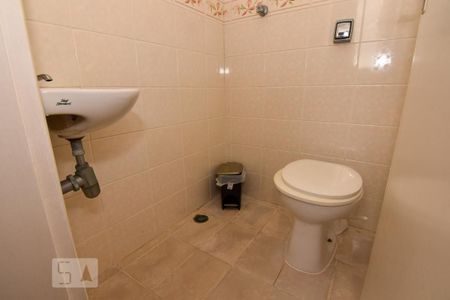 Apartamento para alugar com 220m², 3 quartos e 2 vagas Apartamento para alugar com 220m², 3 quartos e 2 vagasBanheiro da Suíte 1