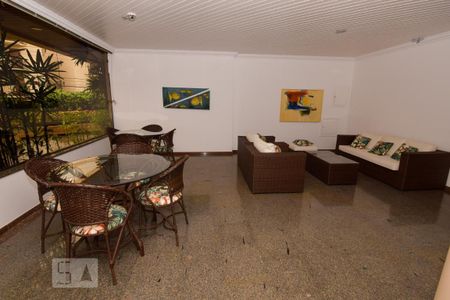 Apartamento para alugar com 220m², 3 quartos e 2 vagas Apartamento para alugar com 220m², 3 quartos e 2 vagasHall de Entrada