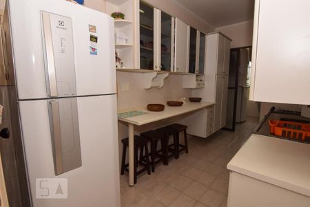 Apartamento para alugar com 220m², 3 quartos e 2 vagas Apartamento para alugar com 220m², 3 quartos e 2 vagasCozinha