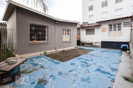 Casa à venda com 240m², 3 quartos e 1 vaga Casa à venda com 240m², 3 quartos e 1 vagaQuintal