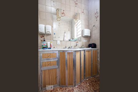 Casa à venda com 240m², 3 quartos e 1 vaga Casa à venda com 240m², 3 quartos e 1 vagaBanheiro social