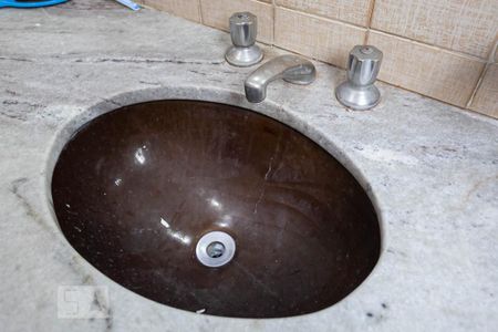 Casa à venda com 240m², 3 quartos e 1 vaga Casa à venda com 240m², 3 quartos e 1 vagaBanheiro social