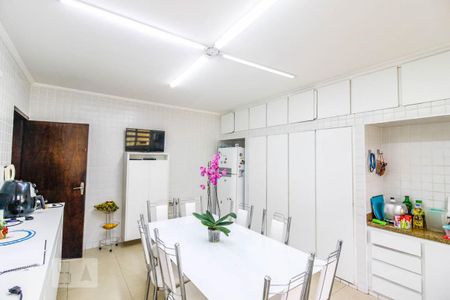 Casa à venda com 510m², 5 quartos e 4 vagas Casa à venda com 510m², 5 quartos e 4 vagasCozinha