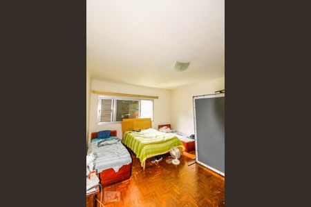 Casa à venda com 510m², 5 quartos e 4 vagas Casa à venda com 510m², 5 quartos e 4 vagasQuarto 3