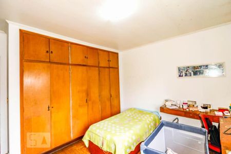 Casa à venda com 510m², 5 quartos e 4 vagas Casa à venda com 510m², 5 quartos e 4 vagasQuarto 1