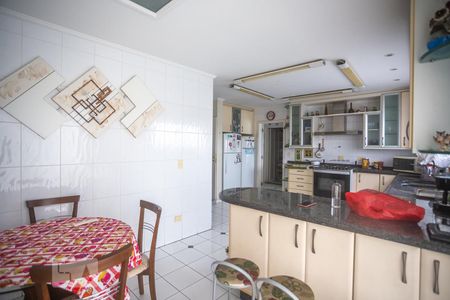 Casa à venda com 482m², 3 quartos e 6 vagas Casa à venda com 482m², 3 quartos e 6 vagasCozinha