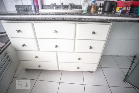 Casa à venda com 482m², 3 quartos e 6 vagas Casa à venda com 482m², 3 quartos e 6 vagasArmário