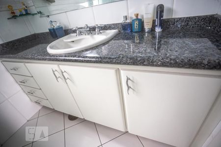 Casa à venda com 482m², 3 quartos e 6 vagas Casa à venda com 482m², 3 quartos e 6 vagasArmário