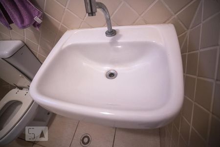 Casa à venda com 482m², 3 quartos e 6 vagas Casa à venda com 482m², 3 quartos e 6 vagasbanheiro Churrasqueira