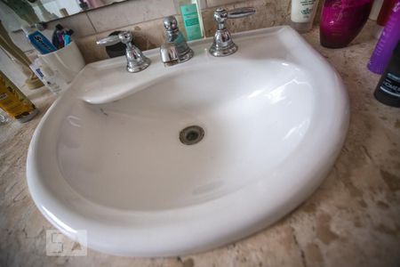 Casa à venda com 482m², 3 quartos e 6 vagas Casa à venda com 482m², 3 quartos e 6 vagasPia