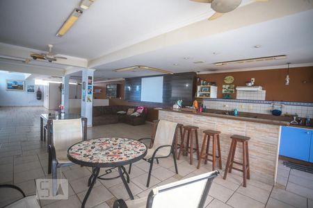 Casa à venda com 482m², 3 quartos e 6 vagas Casa à venda com 482m², 3 quartos e 6 vagasSalão