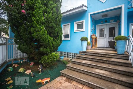 Casa à venda com 482m², 3 quartos e 6 vagas Casa à venda com 482m², 3 quartos e 6 vagasFachada