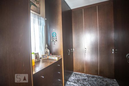 Casa à venda com 482m², 3 quartos e 6 vagas Casa à venda com 482m², 3 quartos e 6 vagasCloset suíte 2